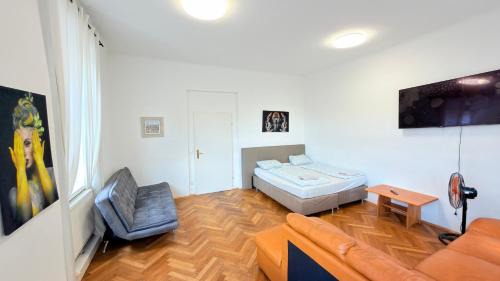 Rudolfsheim-Funfhaus Apartment | Cozy apartment I MZ17A