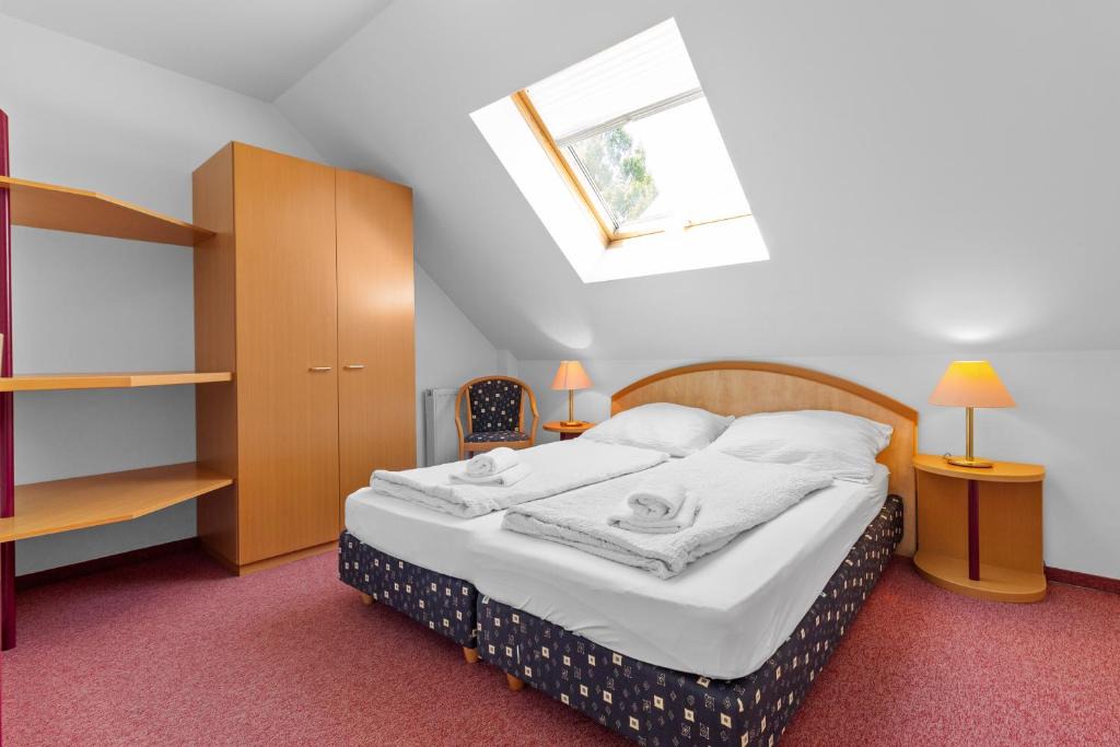 Lutzmannsburg Ski Chalet | DAS BURGENNEST Chalet 2 - Familienchalet für 4 mit privatem Bademantelgang zur Therme