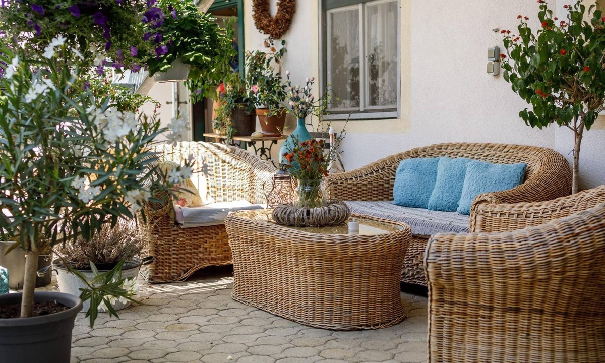 Morbisch am See Cottage | Doppelzimmer mit Boxspringbett - Pension Laubenhof
