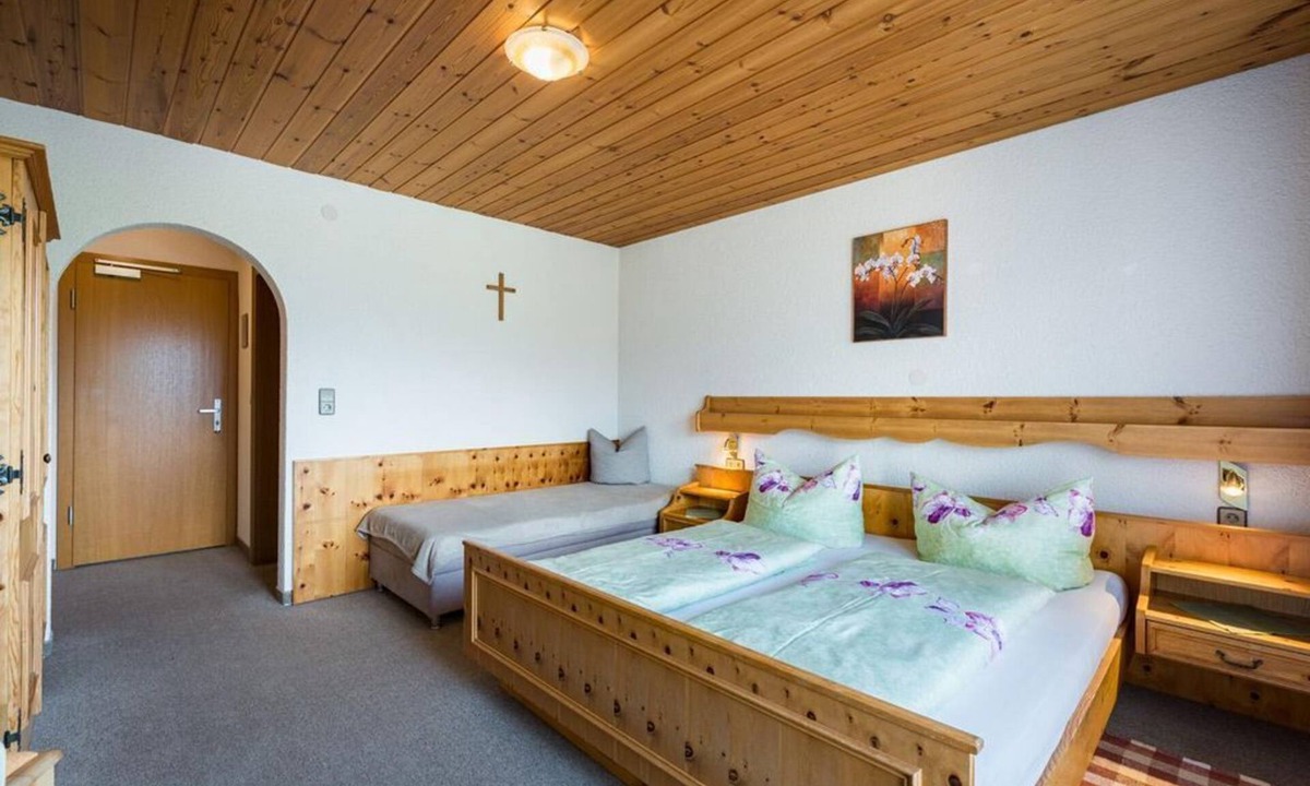 Weerberg Bed & Breakfast | Doppelzimmer mit Balkon - Ferienpension Steiner