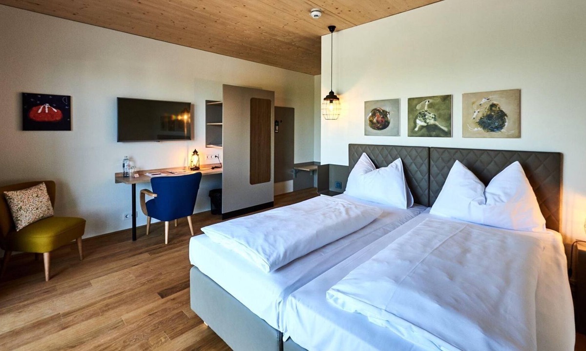 Rust House | Doppelzimmer Seeseite, Dusche, WC - Hotel Katamaran