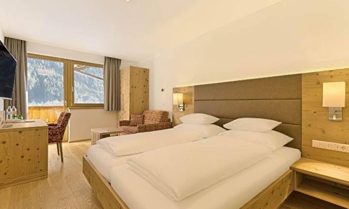 Grossarl House | Double Room "SAPHIR" Superior Shower, WC short - Hotel Kristall