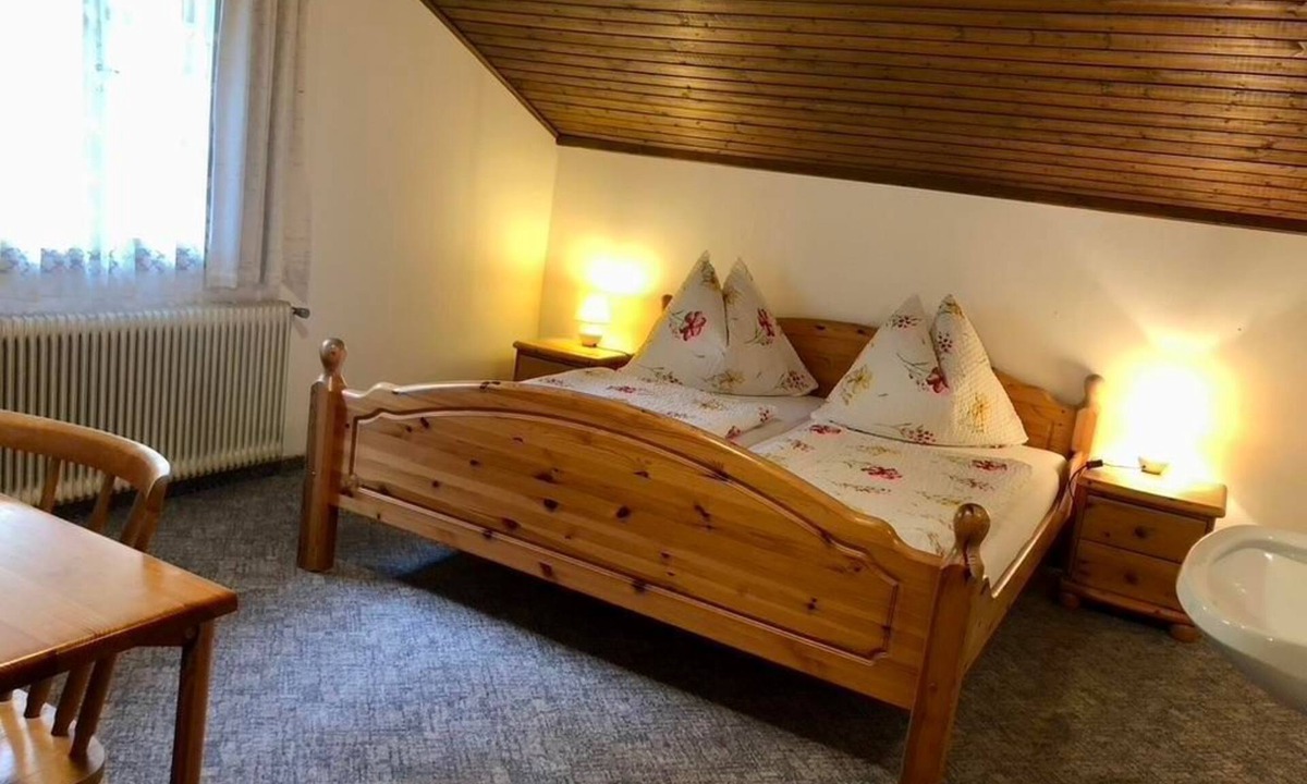 Heiligenblut House | Double room, shower/toilet on the floor - Oberer Gollmitzer, Ferienhof