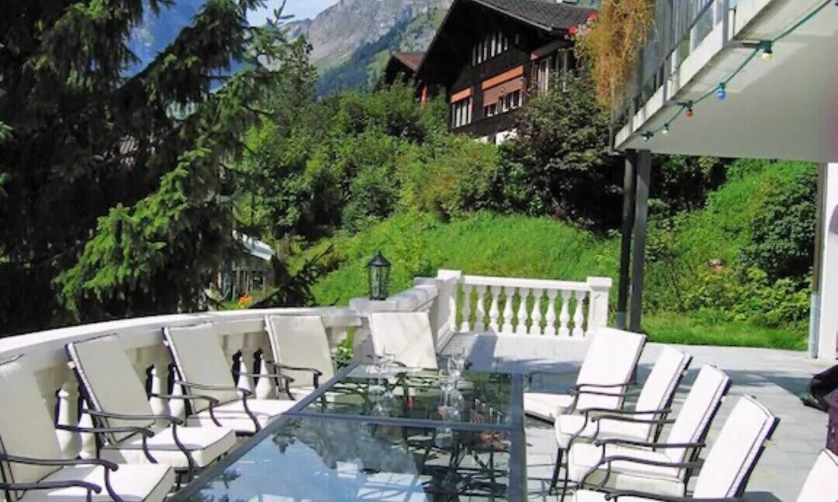Engelberg Villa | Eugenia Haus spacious, warm family friendly Villa/Ski Lodge,views Mount Titlis