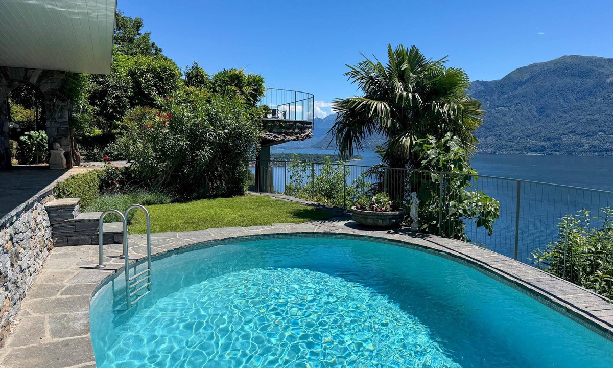 Ronco sopra Ascona House | Exclusive Villa Paradiso with Heated Pool, Sauna and Stunning Lake Views
