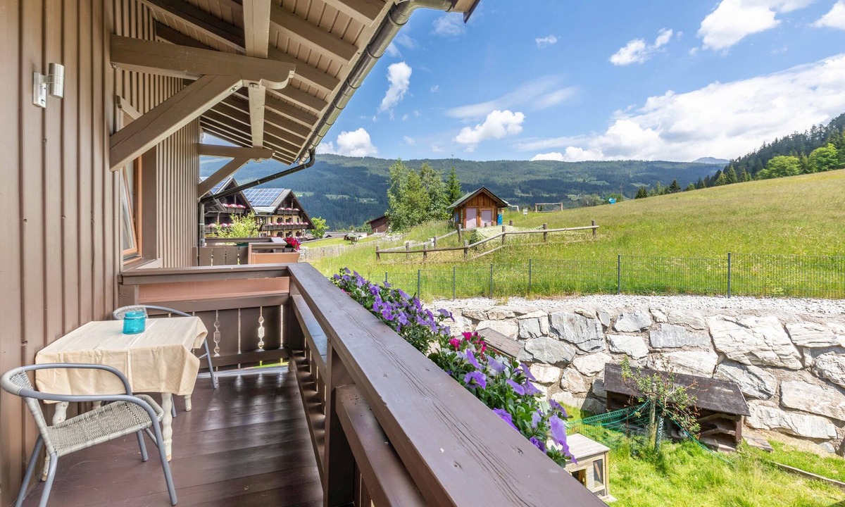 Radstadt Apartment | Family Room 1 at Gästehaus Elisabeth with Mountain View, Shared Pool and Wi-Fi