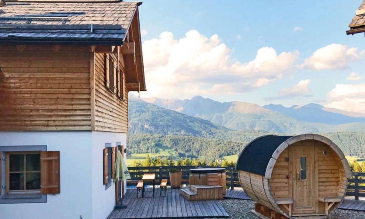 Weisspriach Bed & Breakfast | Family time with sauna barrel and Schaffelbad - Chalet village Fanningberg