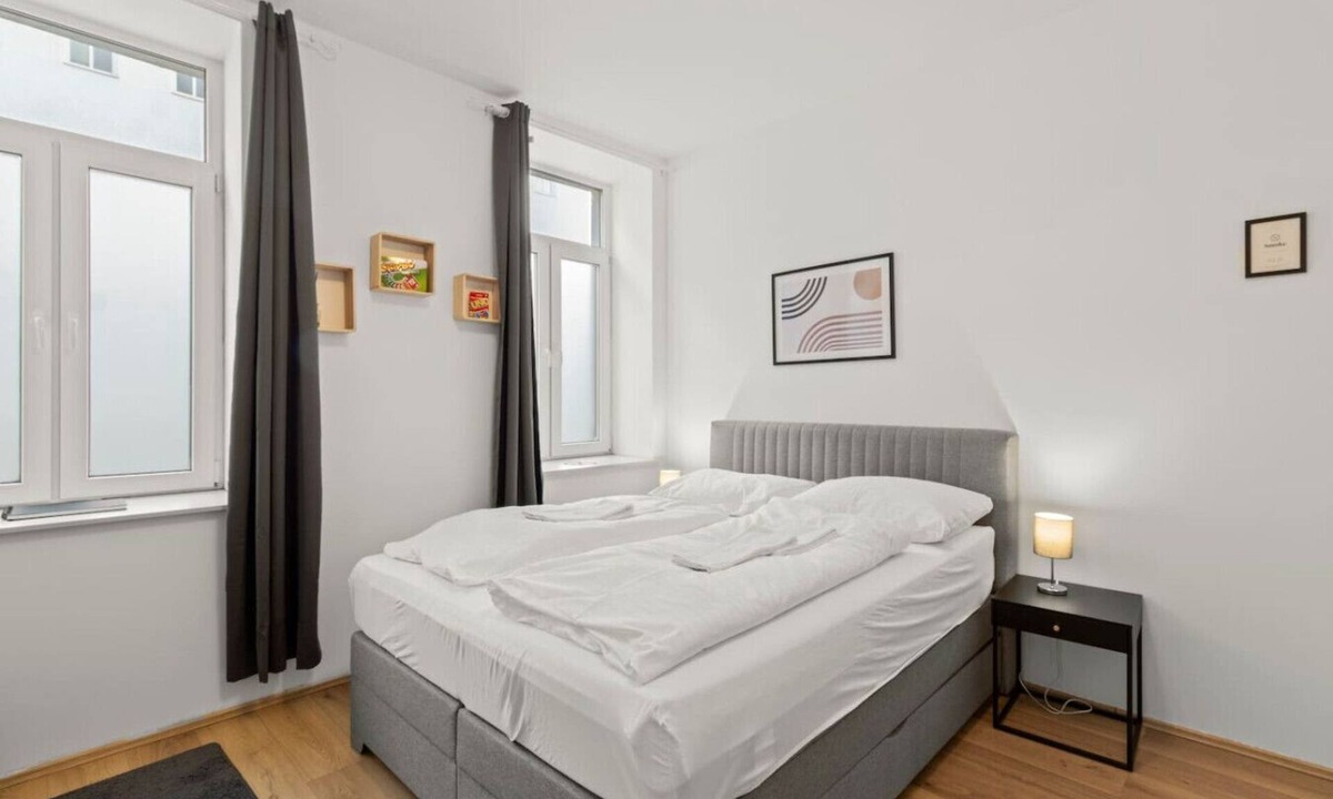 Rudolfsheim-Funfhaus Apartment | FarawayHomes Studio Vienna #3