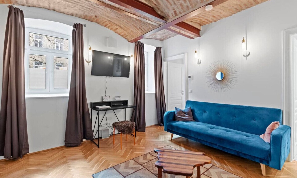 Rudolfsheim-Funfhaus Apartment | FarawayHomes Studio Vienna #B2