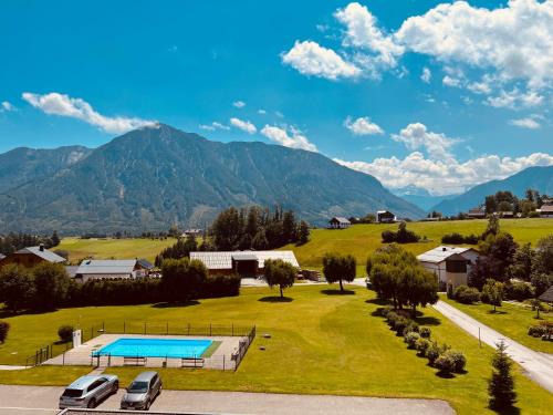 Bad Aussee Apartment | GAMSBLICK - Traumhaftes Bergpanorama, Parkplatz & Pool