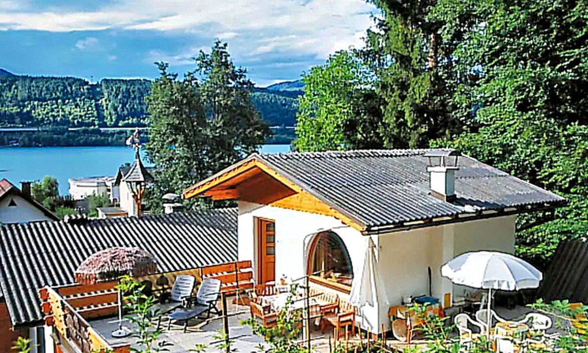Augsdorf House | Haus am Waldrand by Interhome