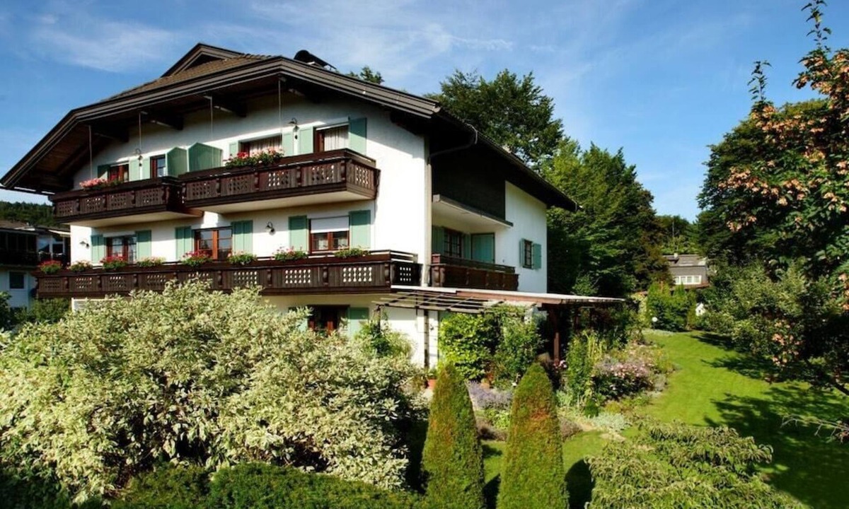 Krumpendorf am Woerther See Apartment | Haus Elisabeth Comfortable holiday residence