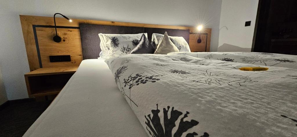 Kartitsch Apartment | Haus Enzian Apartments