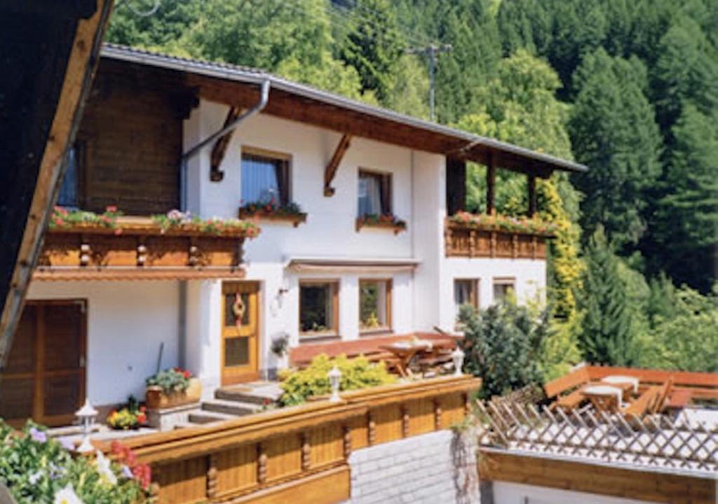 Jerzens House | Haus Kirschner