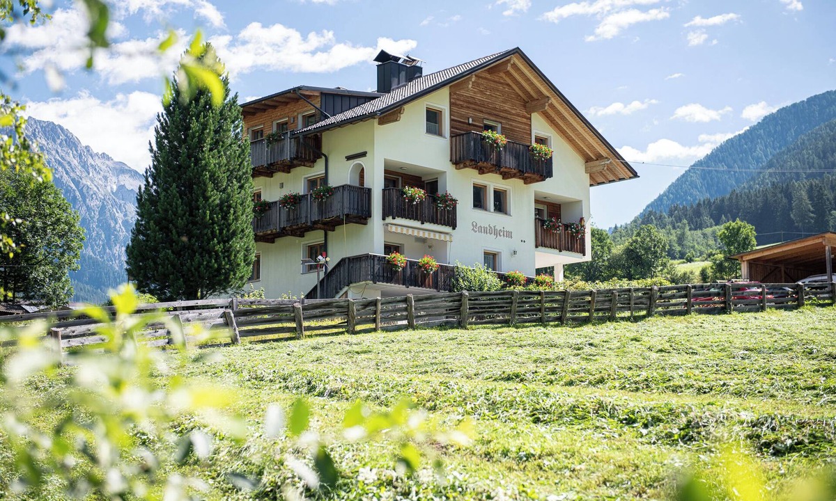 Anterselva Apartment | Haus Landheim Apartment Talpanorama in Antholz with a wonderful panoramic balcony!