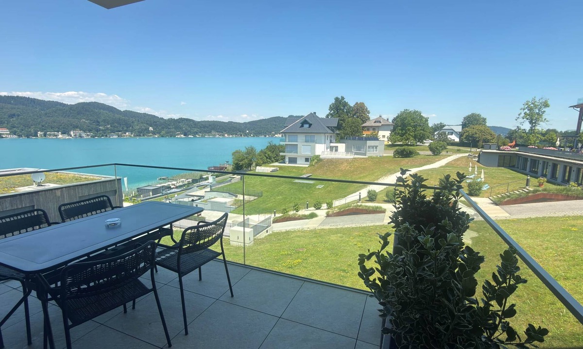 Maria Woerth Apartment | Hermitage Apartment E03B - Lake View & Access