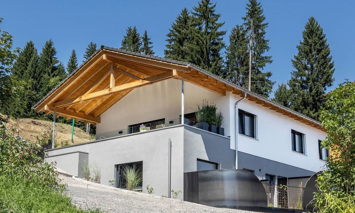 Langen bei Bregenz Apartment | Holiday Apartment 'Ländle Lodge' with Garden and Wi-Fi