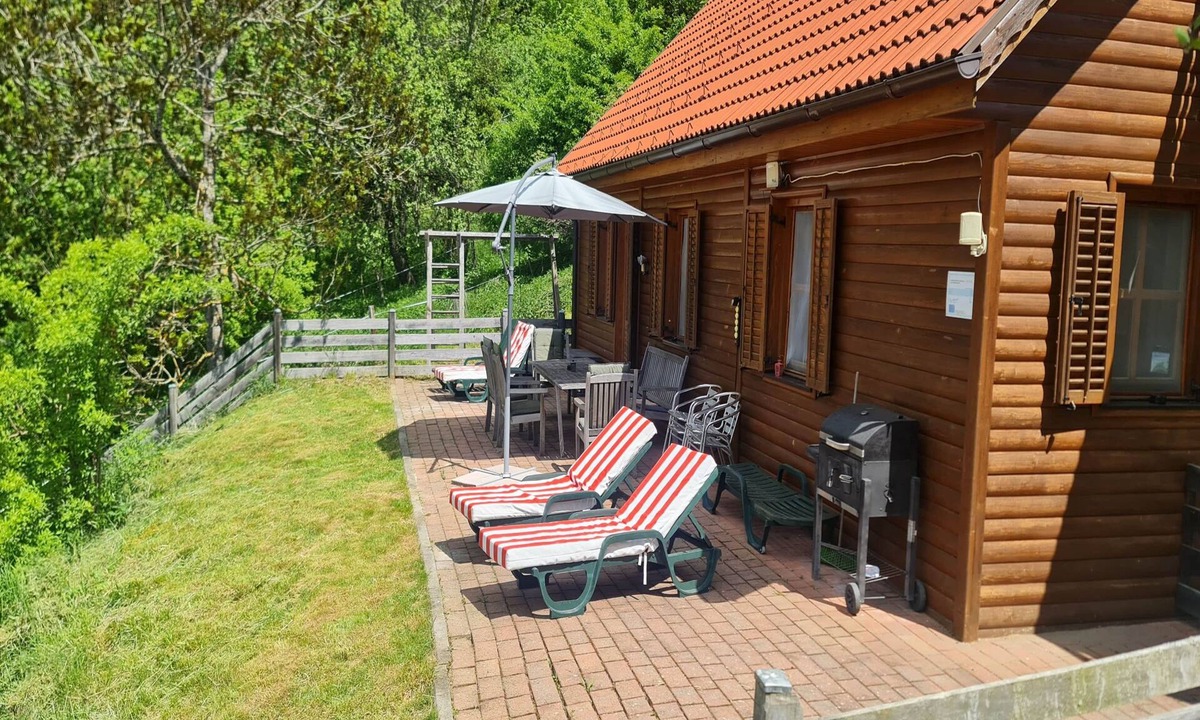 Liebenfels Apartment | Holiday apartment with terrace on an estate