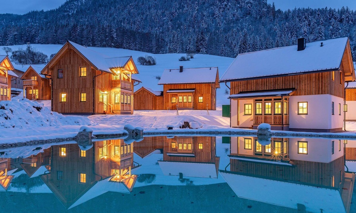 Grundlsee House | Holiday home with two flat units near Grundlsee