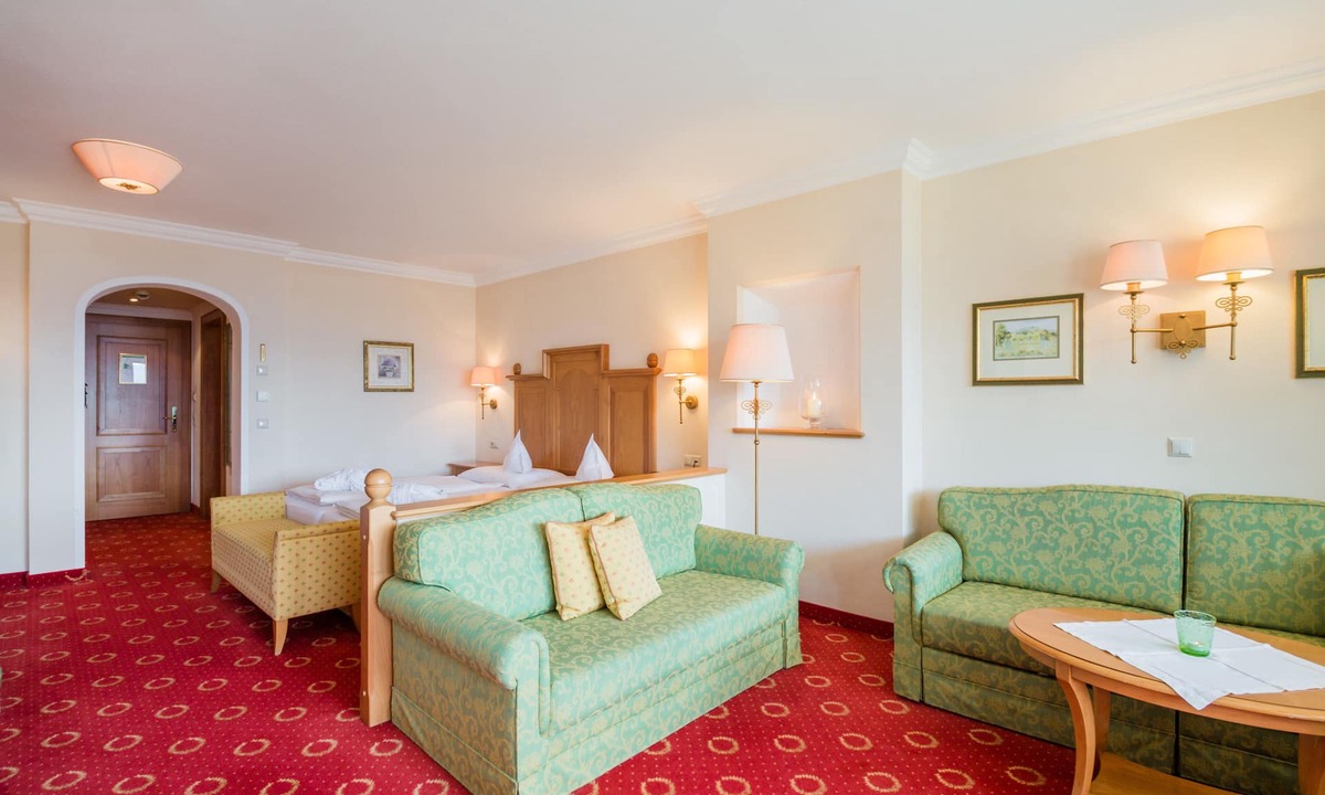 Alpendorf Hotel | Hotel AlpenSchlössl