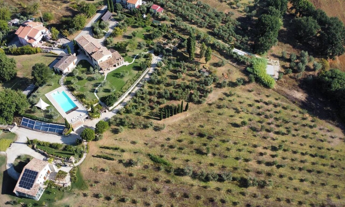 Avigliano Umbrio Villa | Il Greggio: 3ha Estate, Heated Pool, A/C Bedrooms, Walk to Village