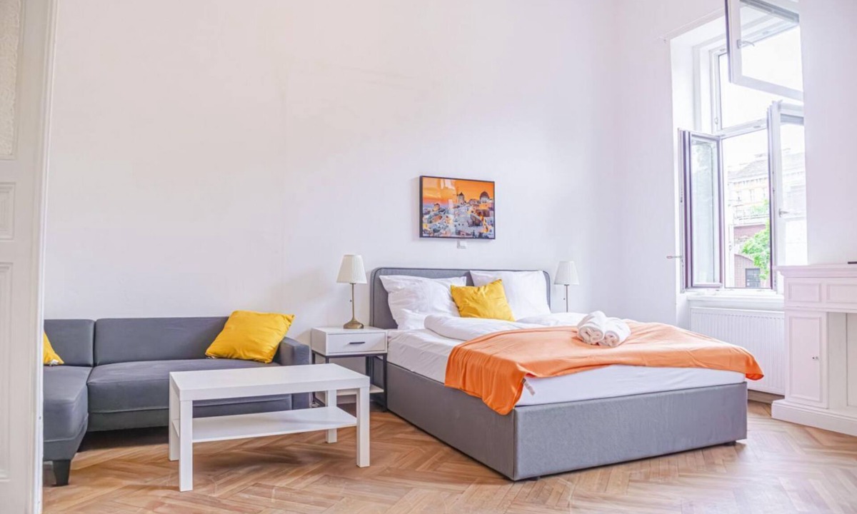 Wahring Apartment | Joyful 2BR Apt. @ AKH Hospital - Ideal f. Patients