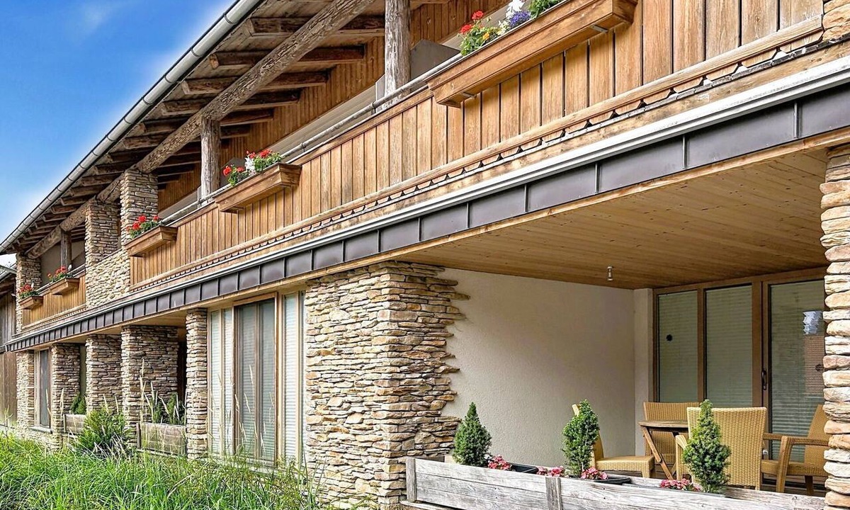 Kaprun Villa | Lovely apartment in villa for 6 guests with TV, terrace and pets allowed