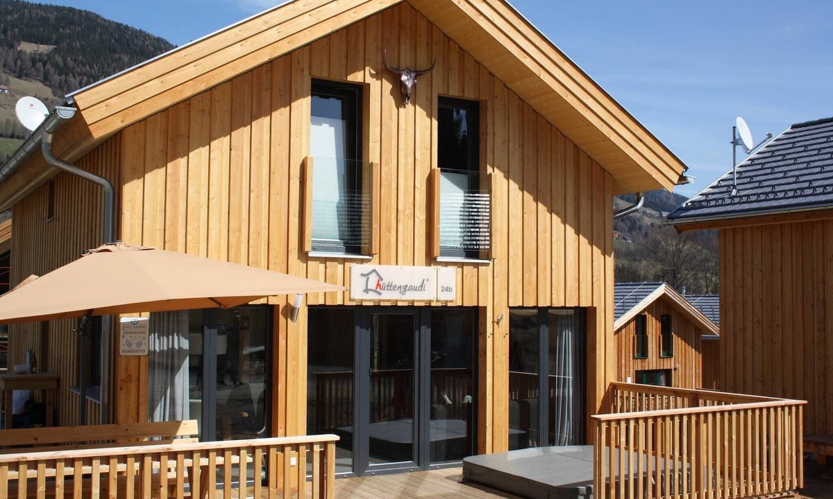 Sankt Lorenzen ob Murau Ski Chalet | Lovely chalet with hot tub