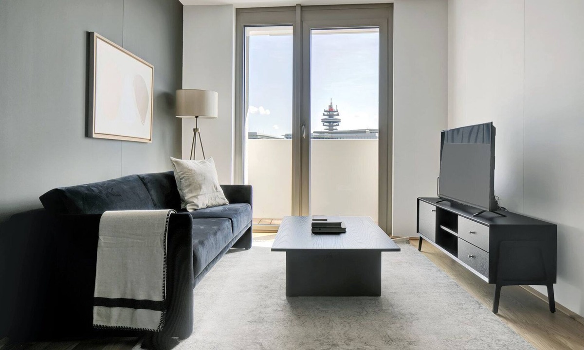 Favoriten Apartment | Lovely Wieden 1BR w/Balcony, Gym, Elevator, walk to U-Bahn, by Blueground
