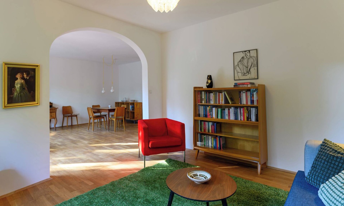 Breitenfurt-Ost House | Lovingly renovated 60s bungalow in the Vienna Woods near Vienna