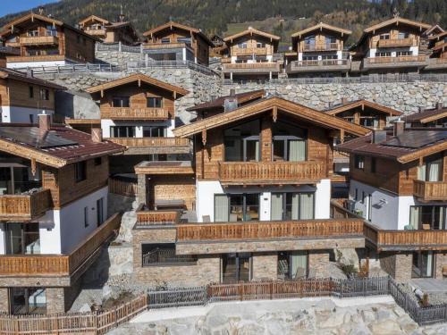 Schonbach Ski Chalet | Luxury Chalet with Views and Sauna