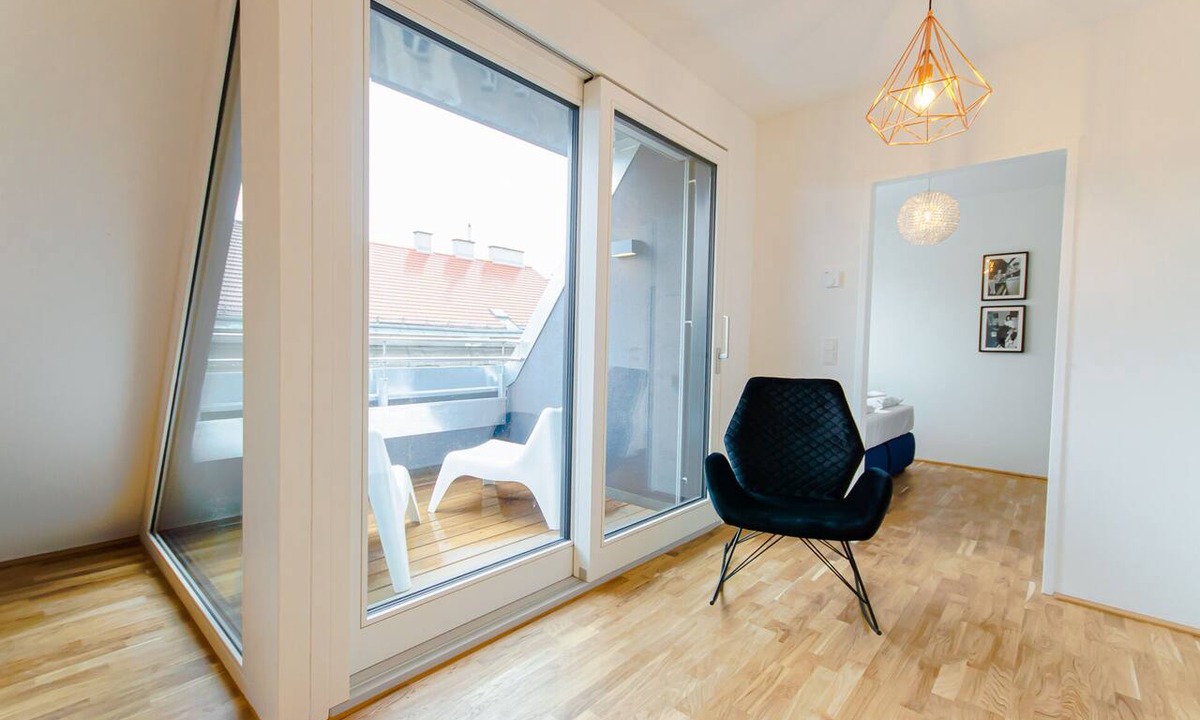 Weißgerber Apartment | ♛Luxurious Retreat | Mins to City Center + Balcony