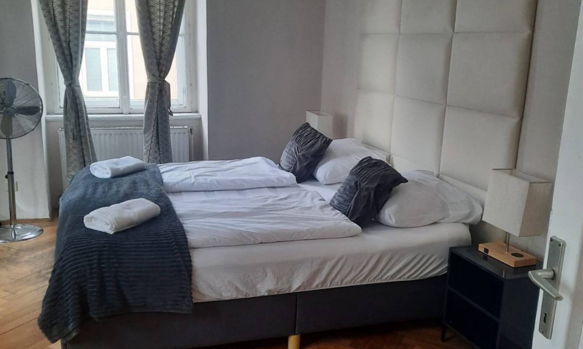Landstrasse Apartment | Metropolitan Charm: Stylish 2+1 Apt@ Vienna's Core