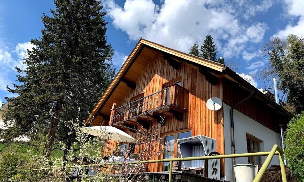 Millstatt House | Near-natural house with garden, orchard, sauna, fireplace & free Wi-Fi