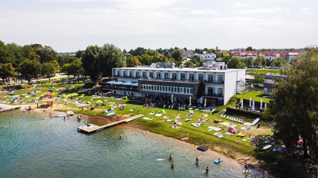 Neufeld an der Leitha Hotel | Neufeldersee Hotel & Restaurant