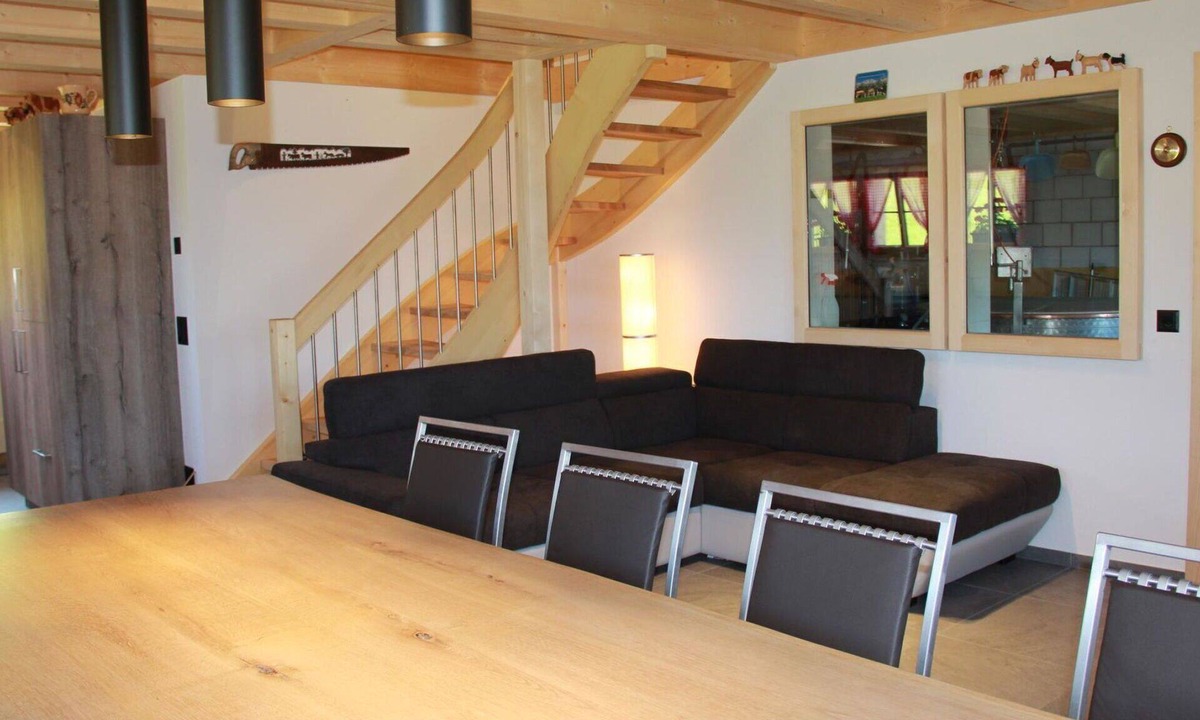 Lenk Apartment | Nice apartment for 10 people with TV and balcony