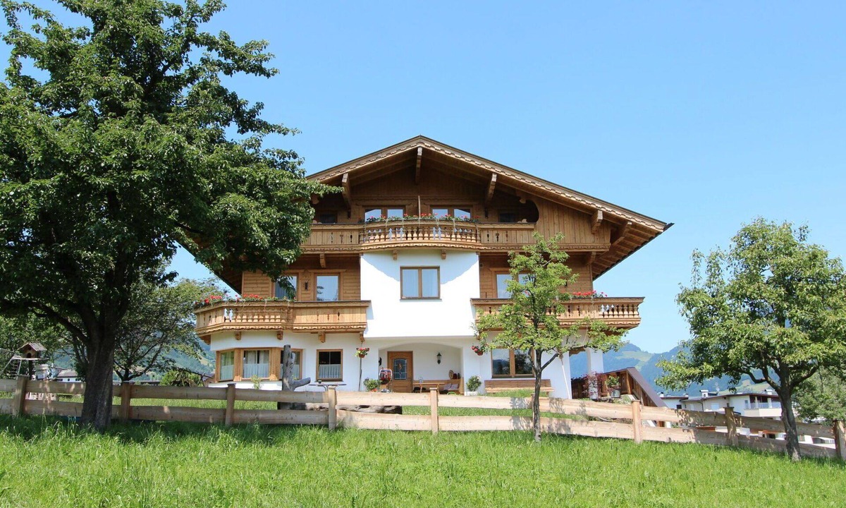 Kapfing Villa | Nice apartment in villa for 6 guests with WIFI, TV, terrace, pets allowed and panoramic view