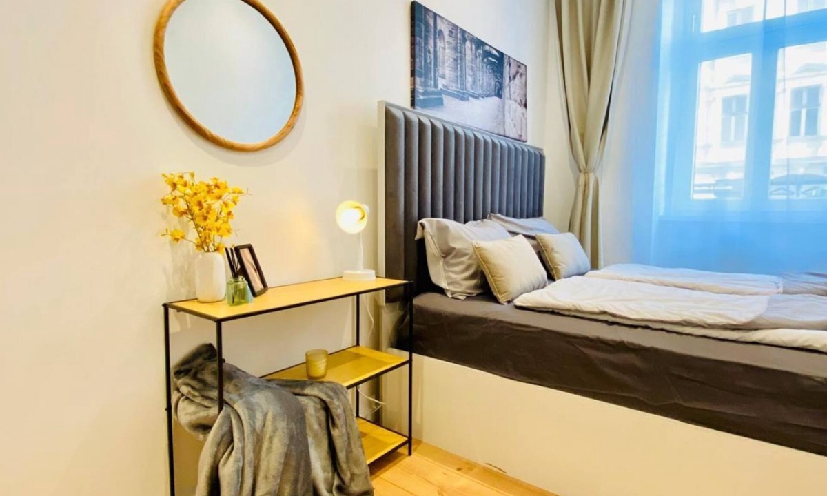 Ottakring Apartment | Ottakring Gem 4-BR Retreat/Breathtaking City Views