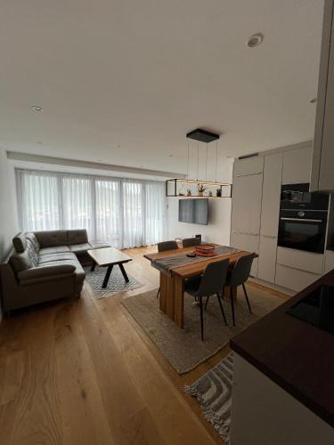 Hof bei Salzburg Apartment | PanoramaVista