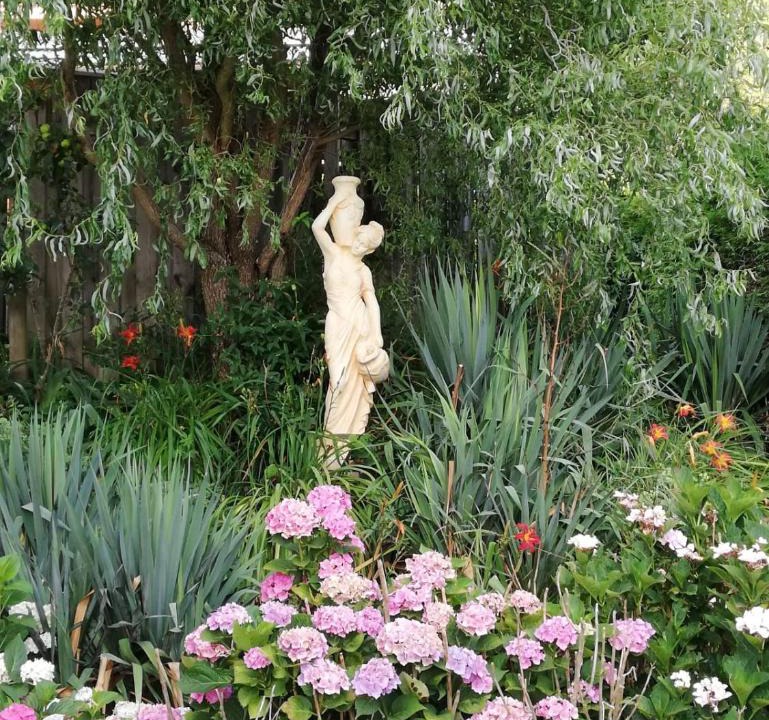 Klagenfurt-Wolfnitz Apartment | Premium-Gartenwohnung, 4 Schlafzimmer & Pool in Wörthersee Nähe