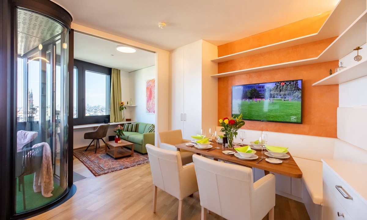 Neulerchenfeld House | Roof-top panorama suite with distant views over Vienna