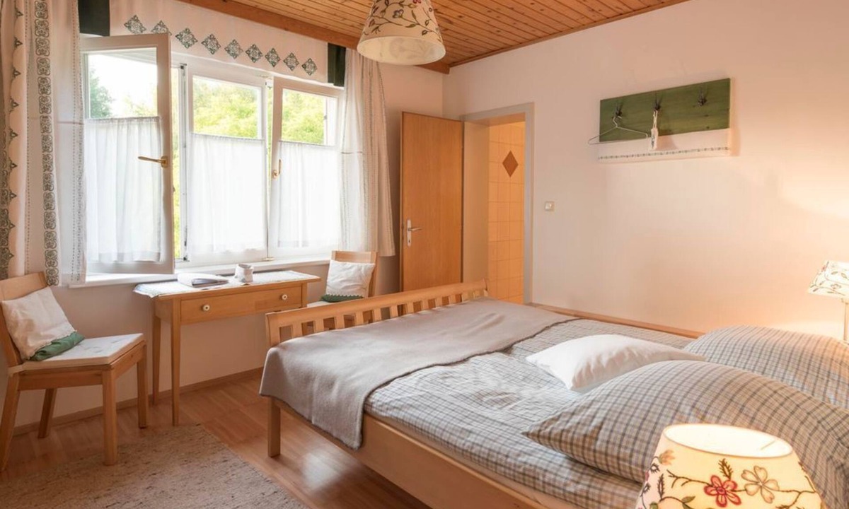 Anger House | Room 5 | Naturfarbiges Herzerl (from 6 nights) - Kleinhofers Himbeernest