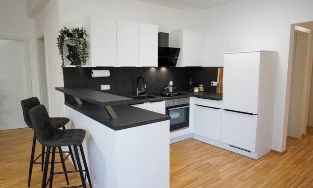 Krumpendorf am Woerther See Apartment | Ruhiges Apartment am Wörthersee mit Tiefgarage