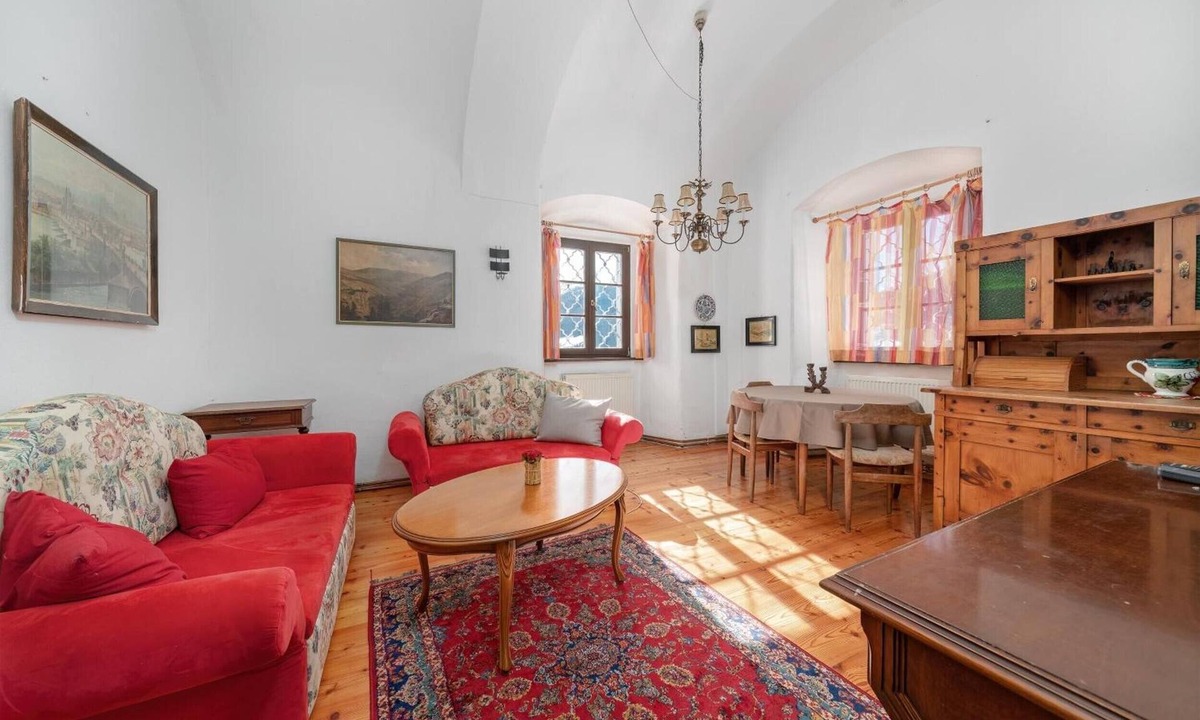 Zedlitzdorf Villa | Schloss Berg Klösterle – Historic Monastery with Spacious Holiday Apartments