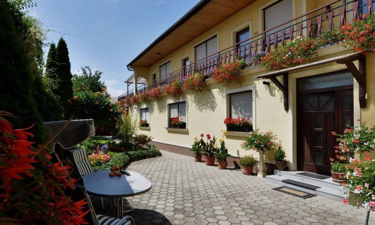 Illmitz Apartment | Single room Geistelsteller - Blumenhof Wegleitner