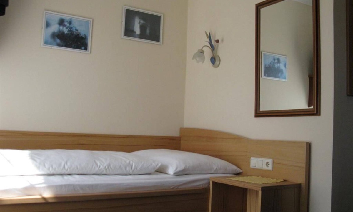 Radstadt Apartment | Single room with shower, WC - Haus Anni