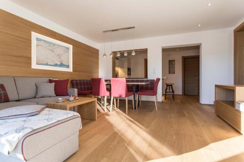 Fiss Apartment | Slow Living Suite - Ferienwohnung mit privater Sauna & Garten