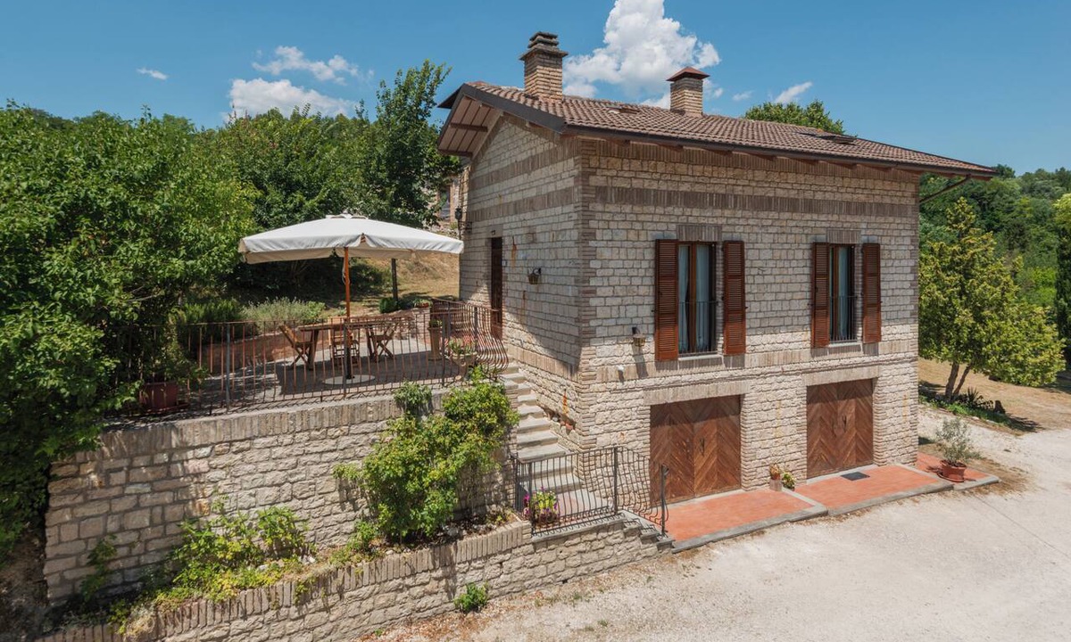 Sassoferrato Villa | Small villa with a big garden and a big swimming pool - Sassoferrato