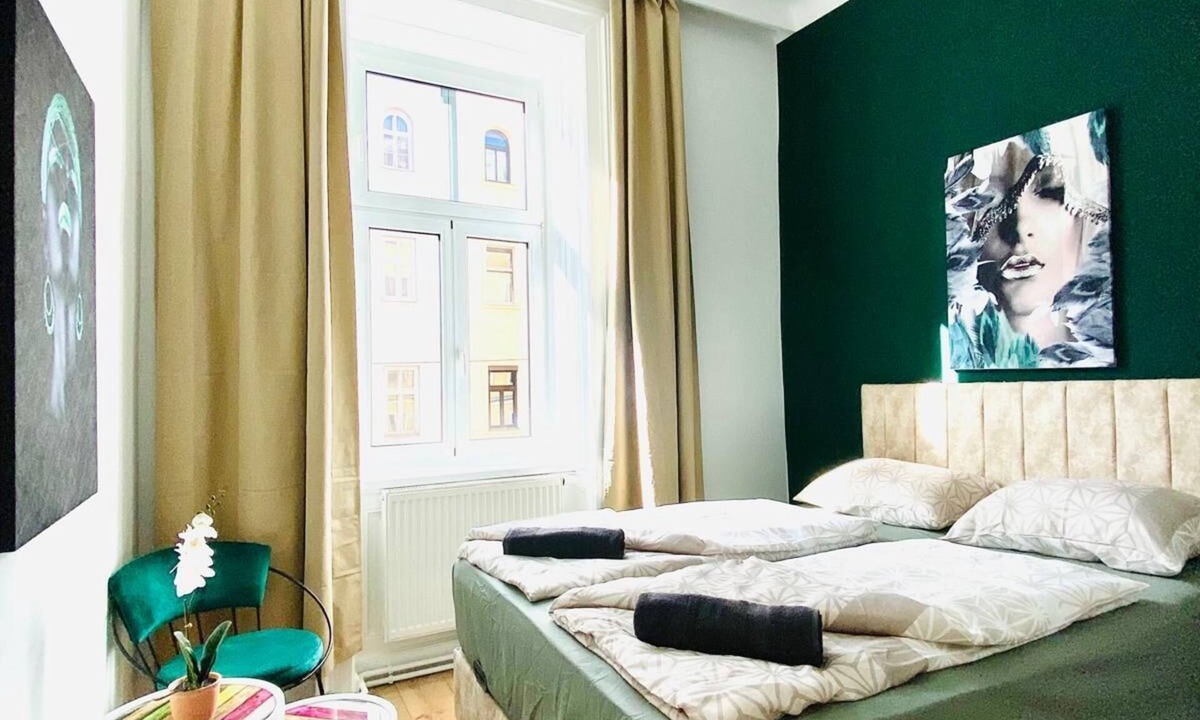 Matzleinsdorf Apartment | Spacious 8BR Apt with Terrace 16P