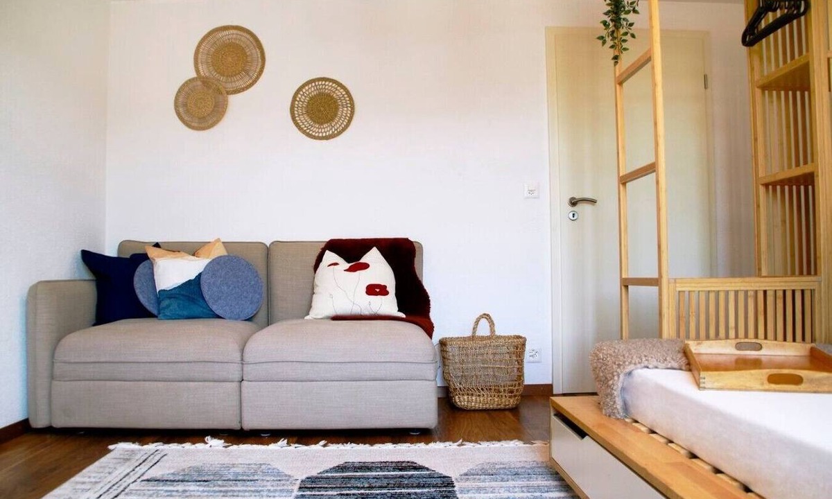 Huttwil Apartment | Spacious apartment with a view—parking, fully equipped